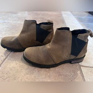 Sorel Emelie III Boots- Tan- Size 7